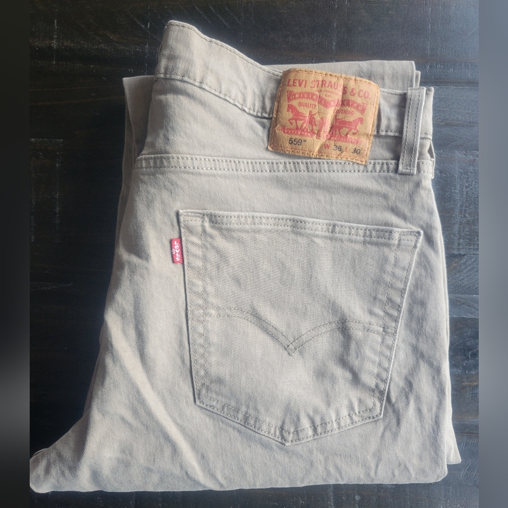 Levi's Men's Light Gray Relaxed Jeans
